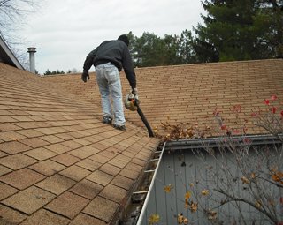 Gutter-Cleaning